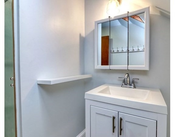 59 Manthorne Rd, West Roxbury