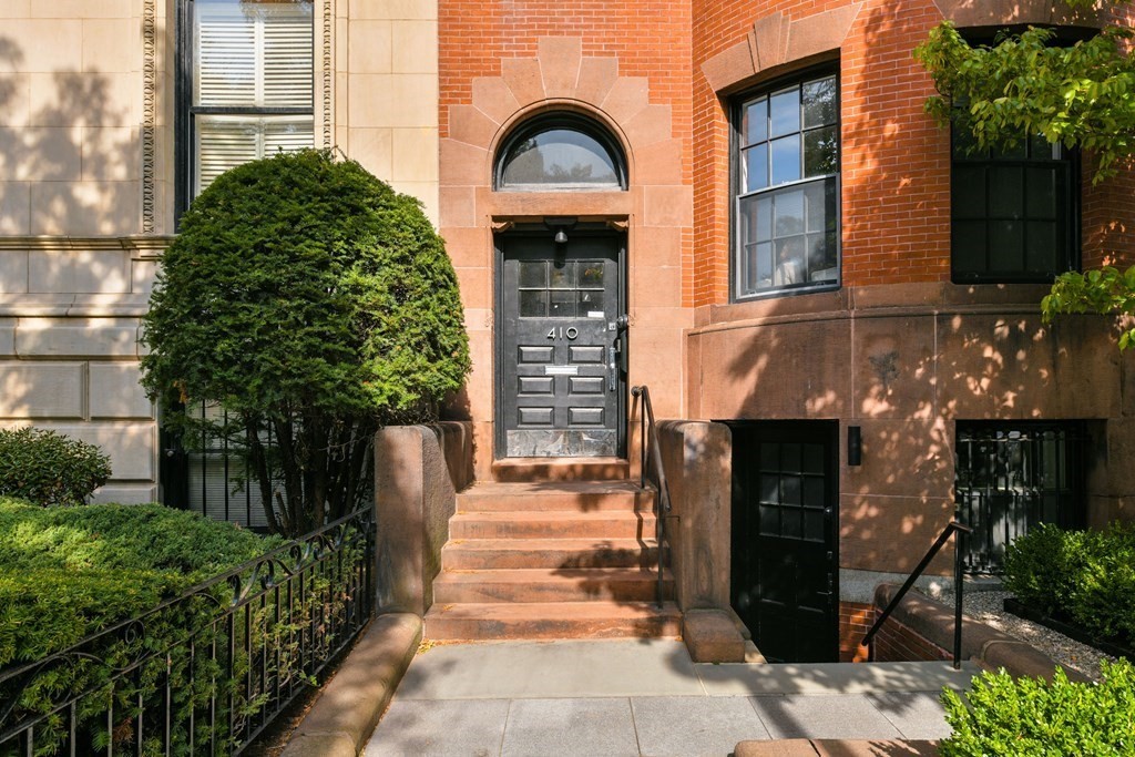 20 Louisburg Square Boston MA 02108 72771116 Raw Luxury