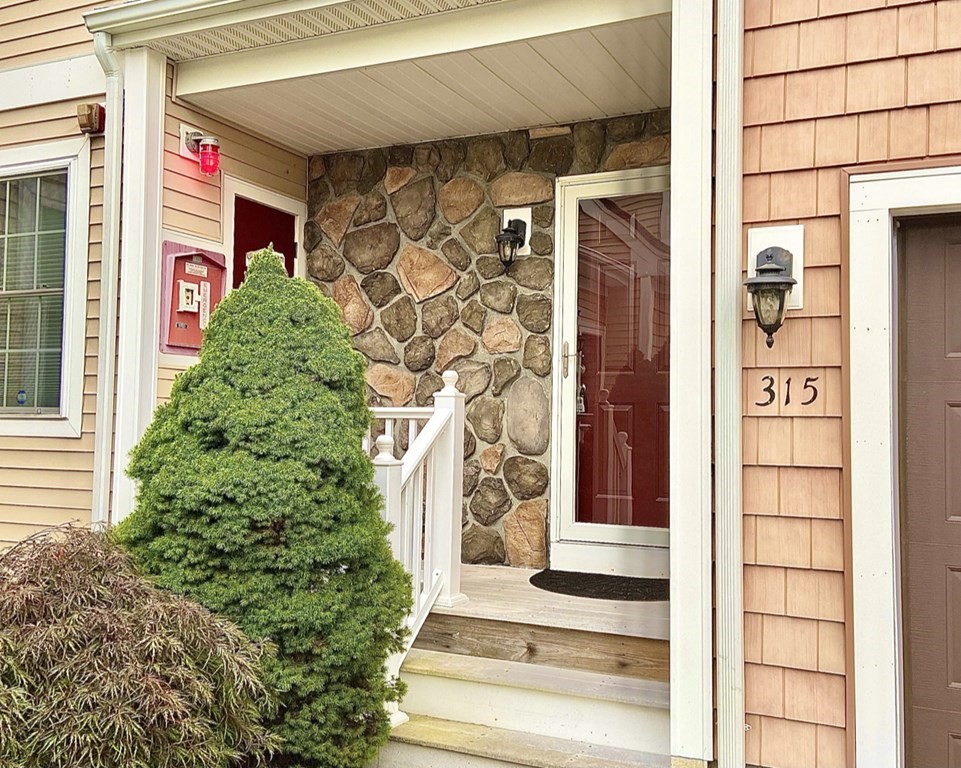 The Gables Condos Current Listings & Pictures