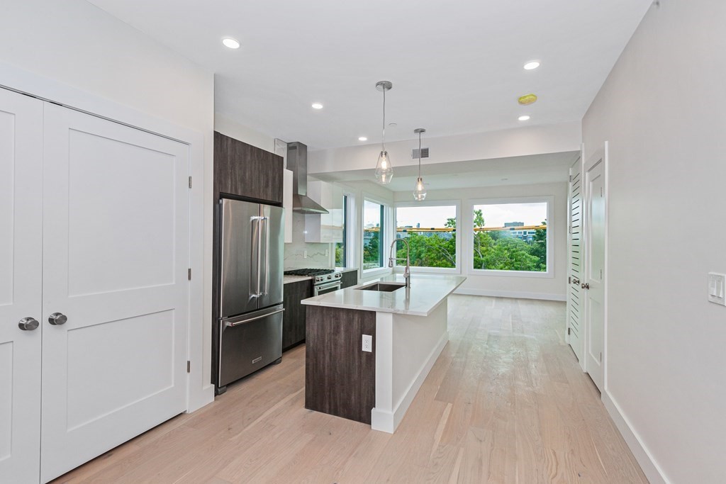 105 Washington #3A, Somerville, MA 02143