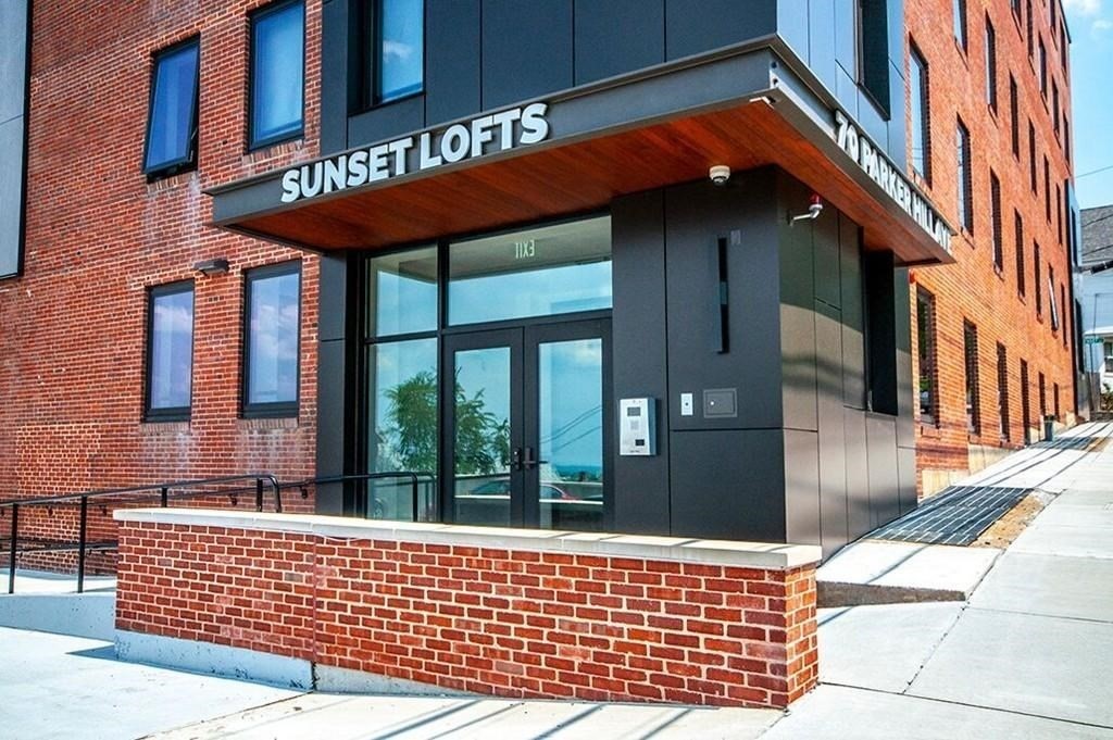 70 Parker Hill Ave, Mission Hill