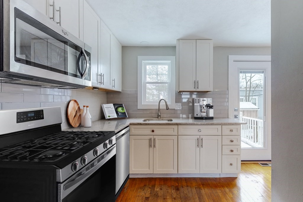 27 Ledge Hill Rd, West Roxbury