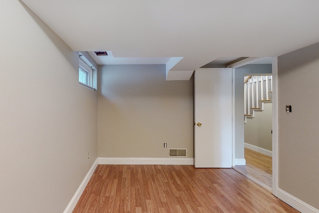 27 Ledge Hill Rd, West Roxbury