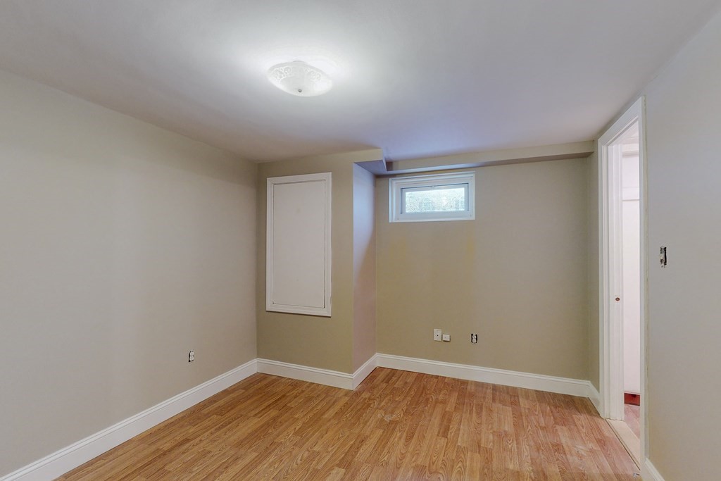 27 Ledge Hill Rd, West Roxbury