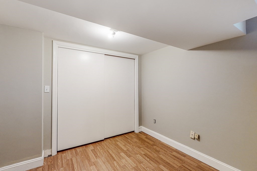 27 Ledge Hill Rd, West Roxbury