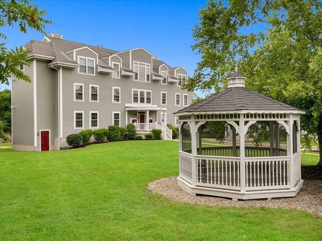 Minuteman Commons Condos Current Listings & Pictures