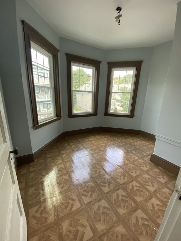 26 Farquhar St, Roslindale