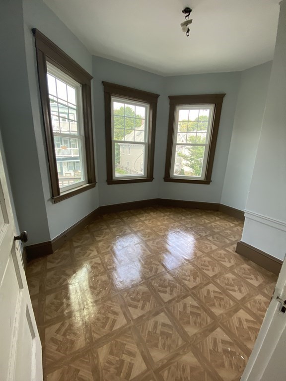 26 Farquhar St, Roslindale