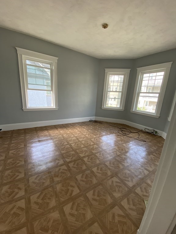 26 Farquhar St, Roslindale