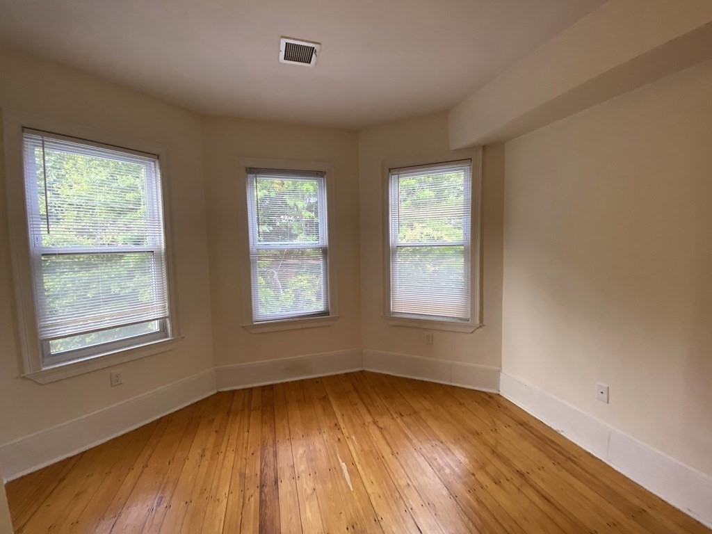 28 Fisher Ave, Mission Hill