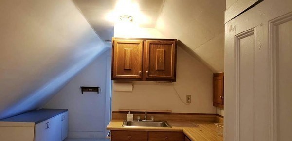 15 Carlton St, Ball Square