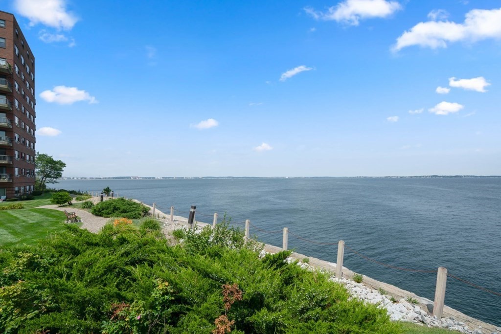 Seal Harbor Condos Current Listings & Pictures