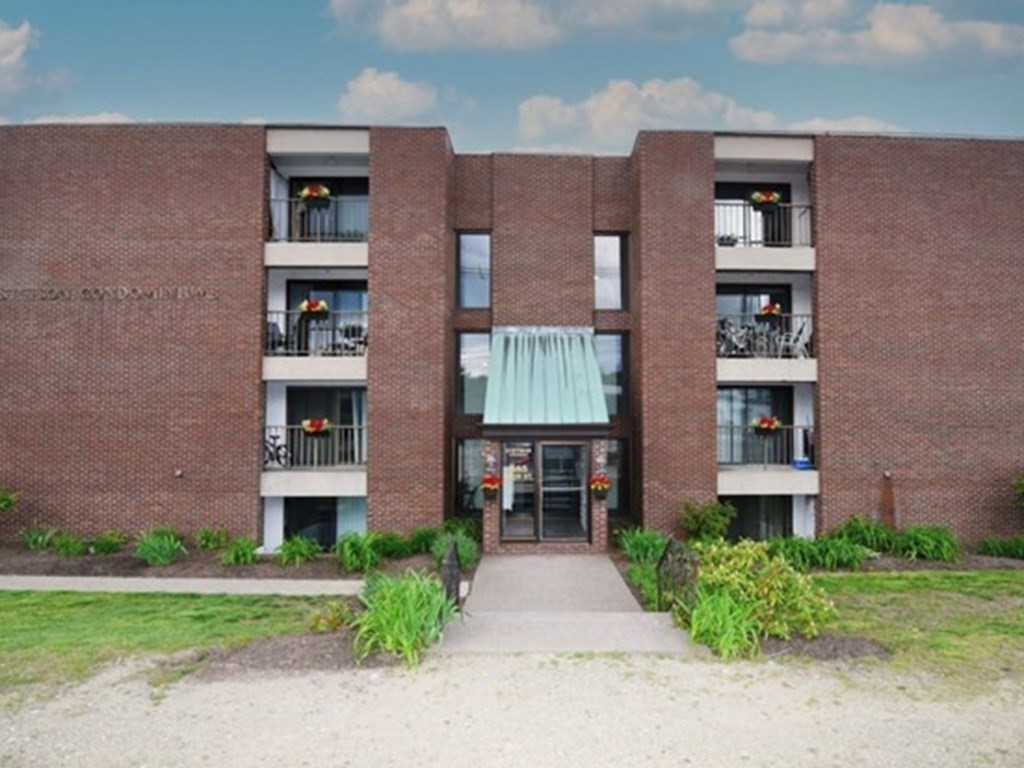 685 Main St, Weymouth