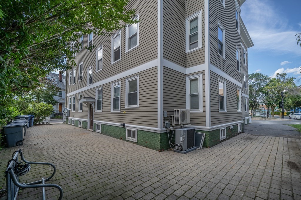 1590 Cambridge St, Mid Cambridge