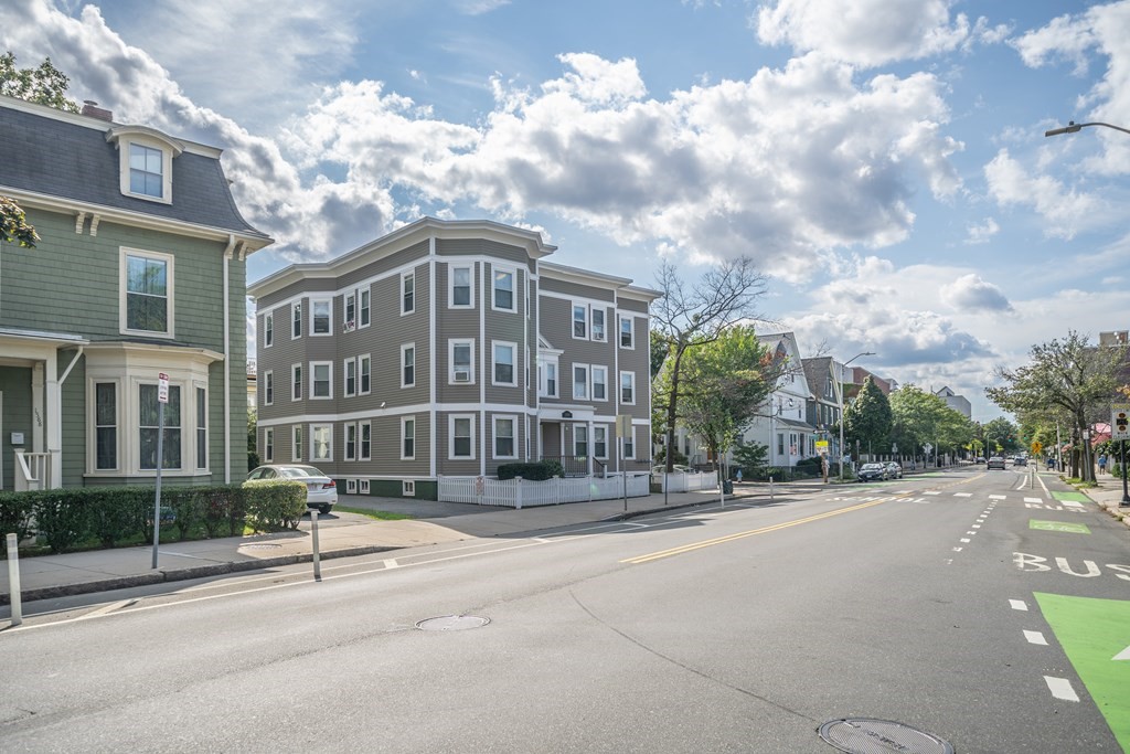 1590 Cambridge St, Mid Cambridge