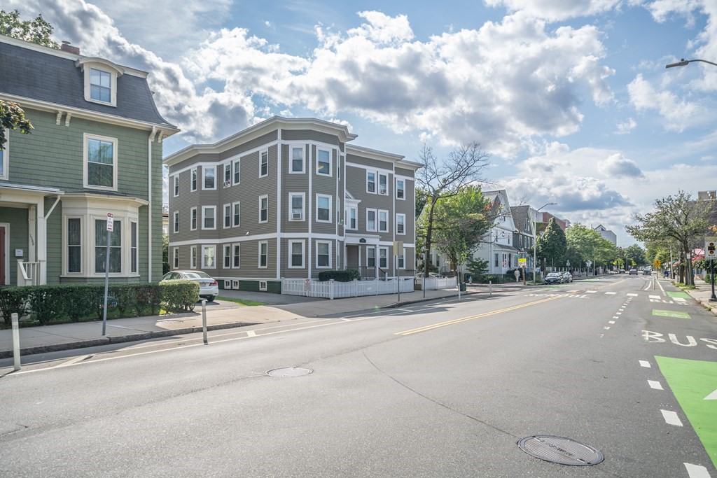 1590 Cambridge St, Mid Cambridge