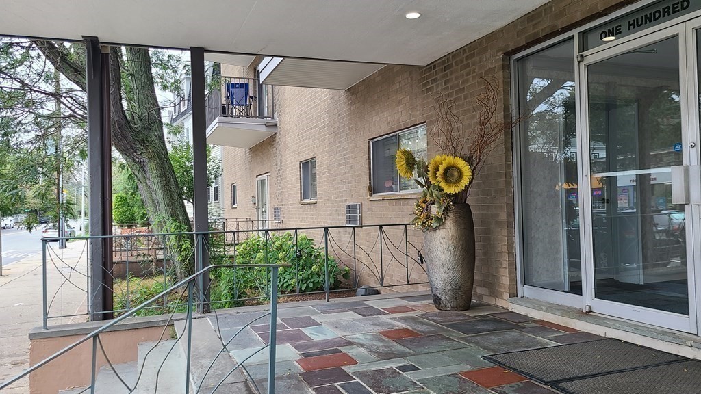 121 Tremont St, Brighton