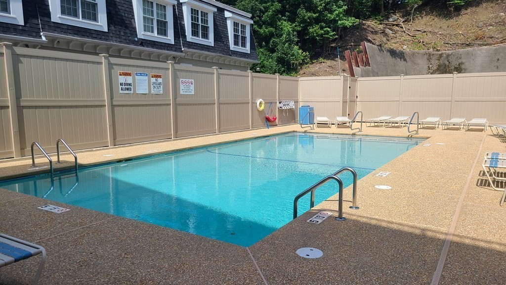 121 Tremont St, Brighton