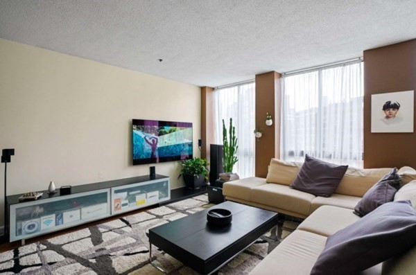 357 Commercial St, Waterfront