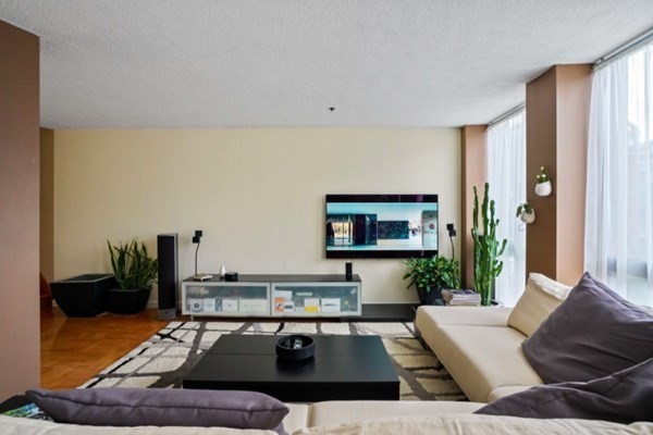 357 Commercial St, Waterfront