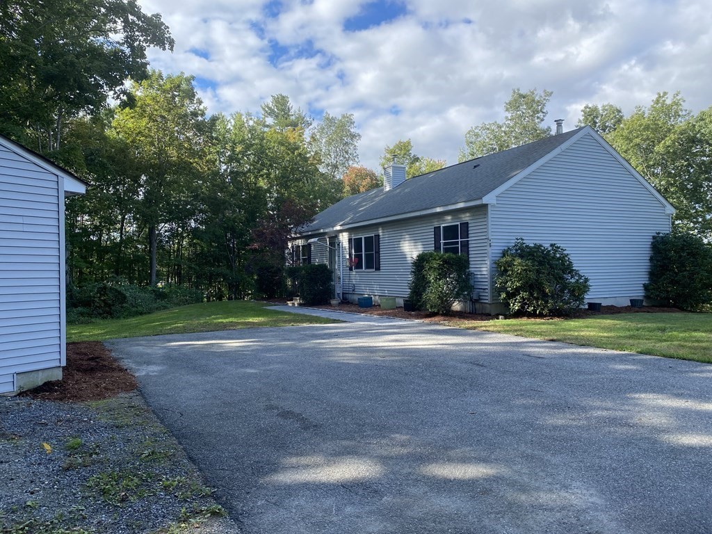 96 Clinton Rd, Sterling, MA 01546
