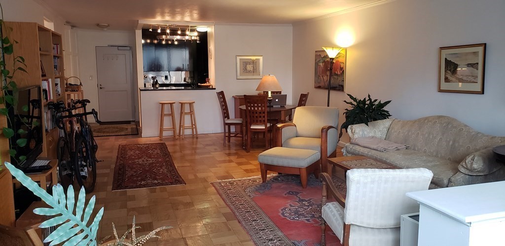 6 Whittier Pl, West End