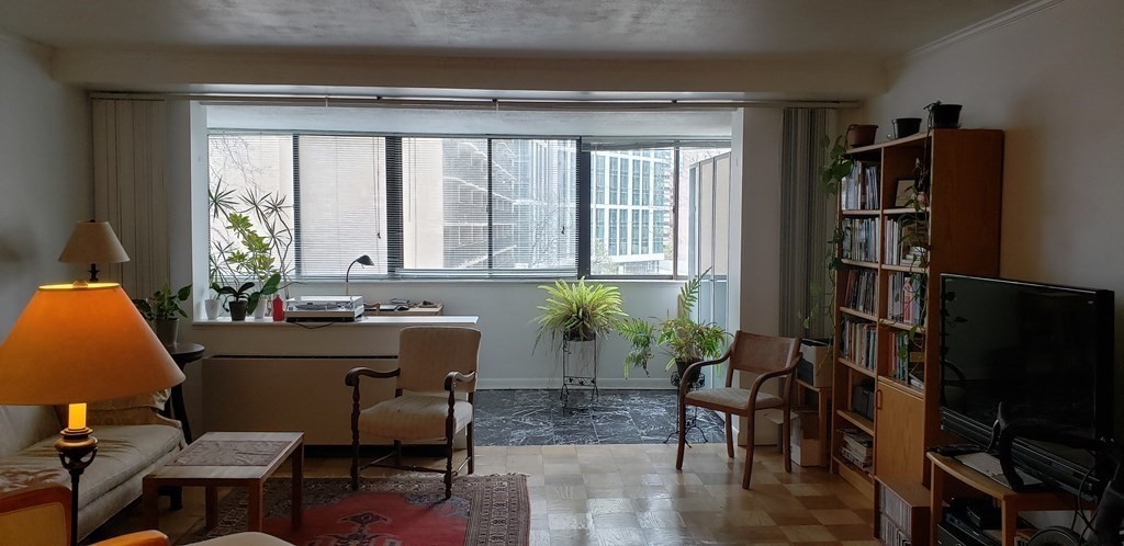 6 Whittier Pl, West End