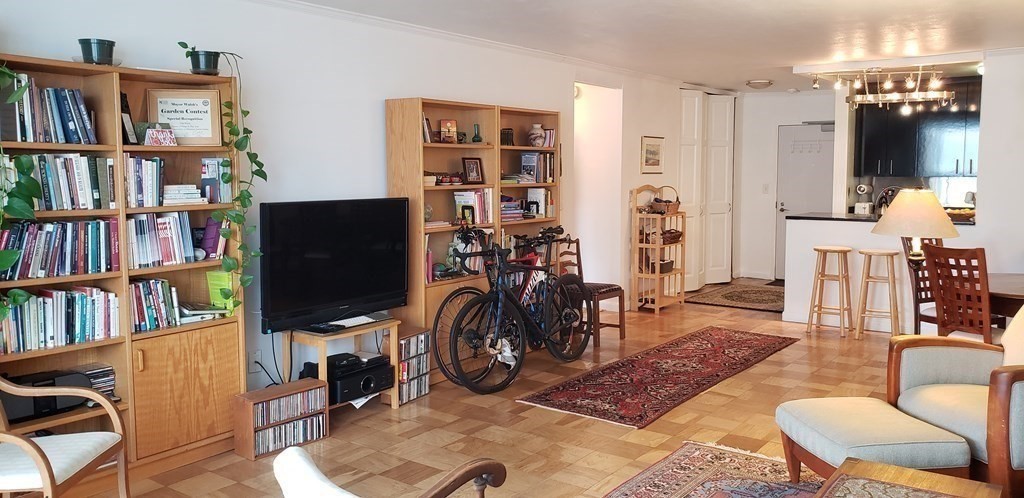 6 Whittier Pl, West End