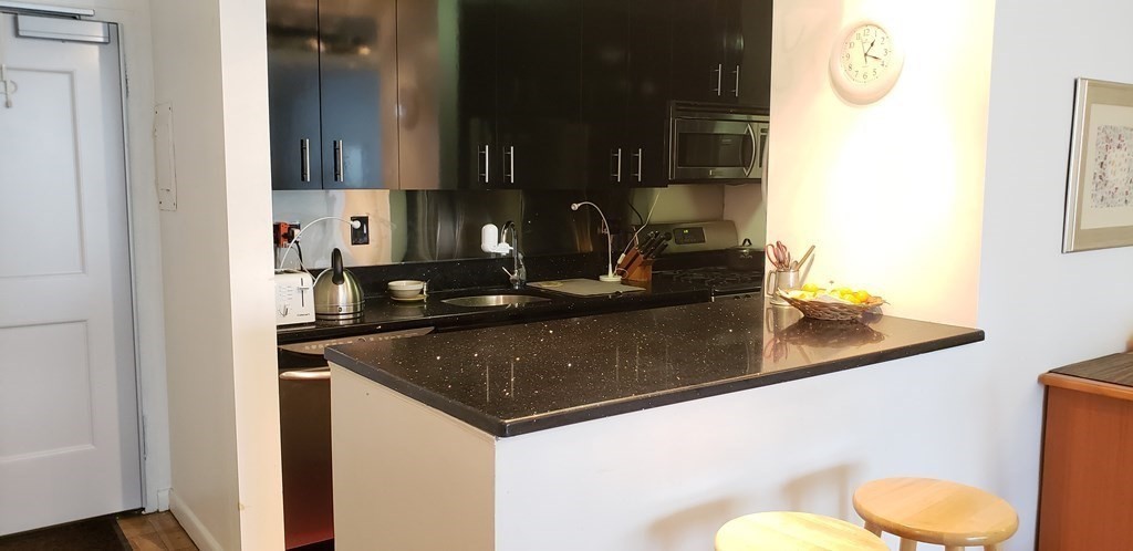 6 Whittier Pl, West End