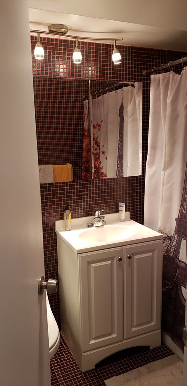 6 Whittier Pl, West End