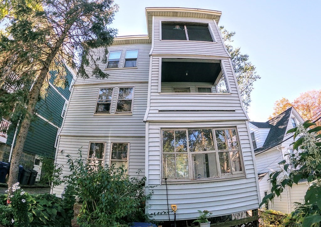 36 Leland St, Jamaica Plain