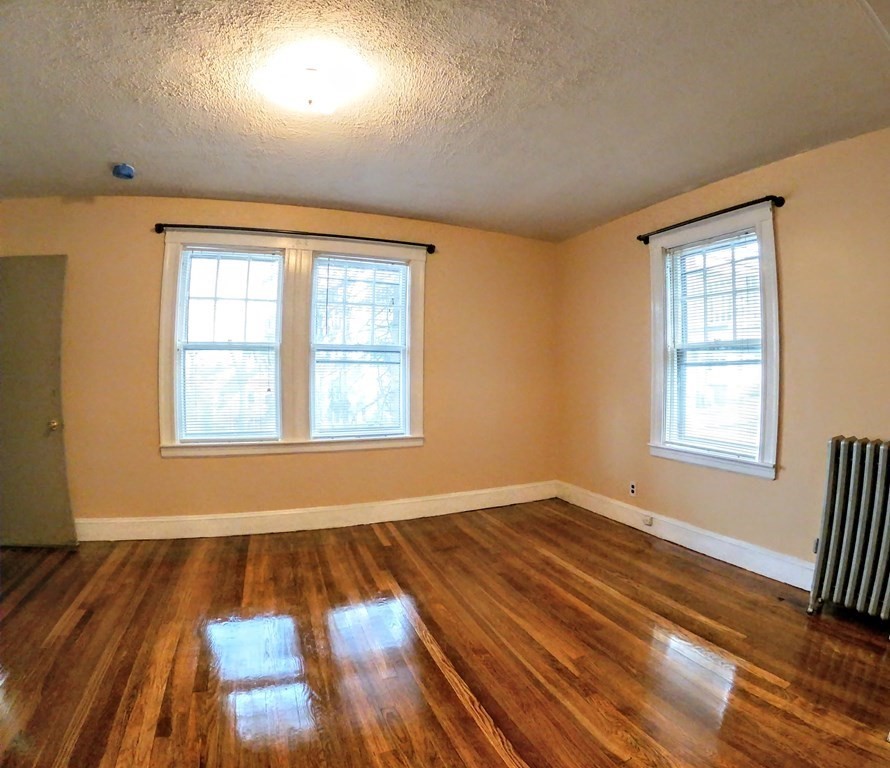 36 Leland St, Jamaica Plain