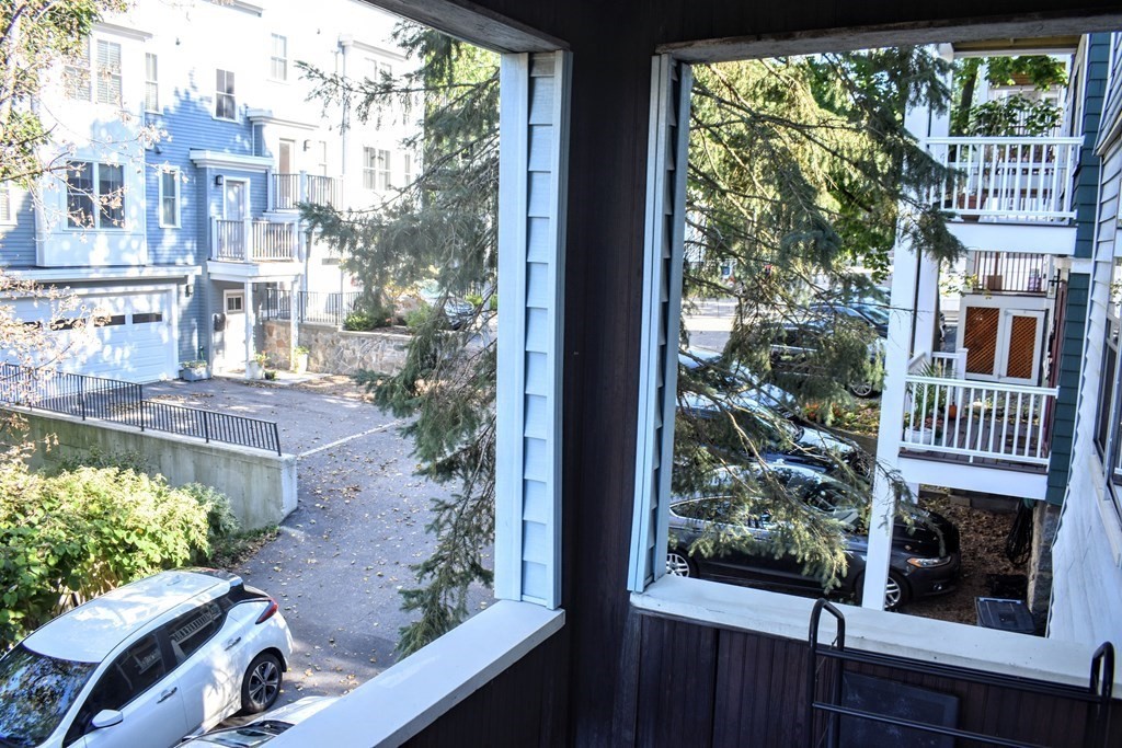 36 Leland St, Jamaica Plain