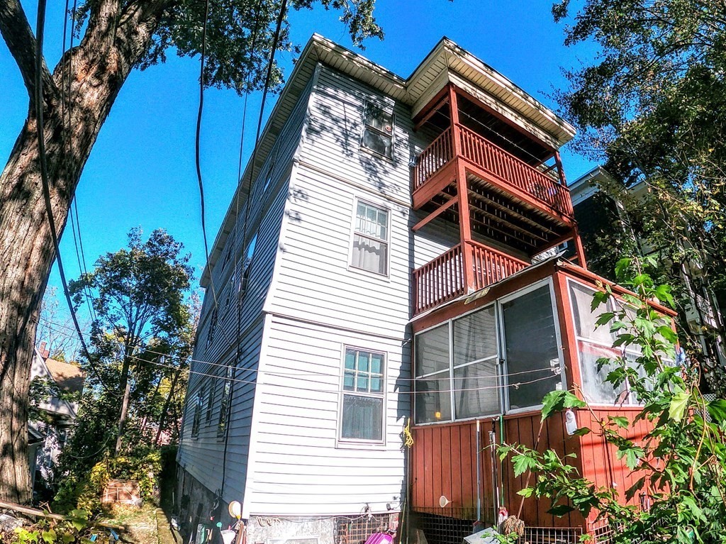 36 Leland St, Jamaica Plain