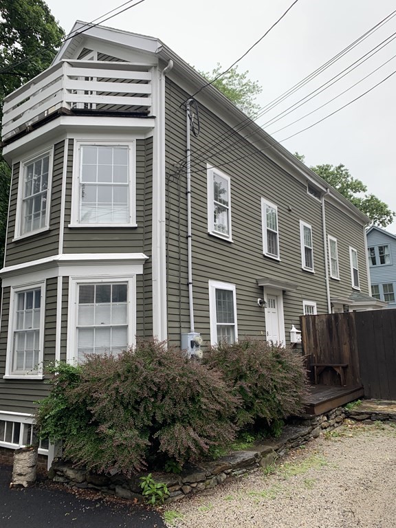 8 Camden Pl, Harvard Square