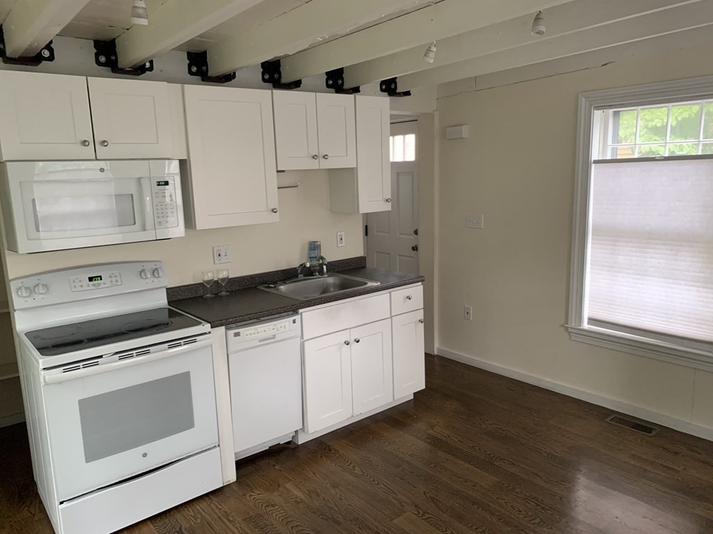 8 Camden Pl, Harvard Square