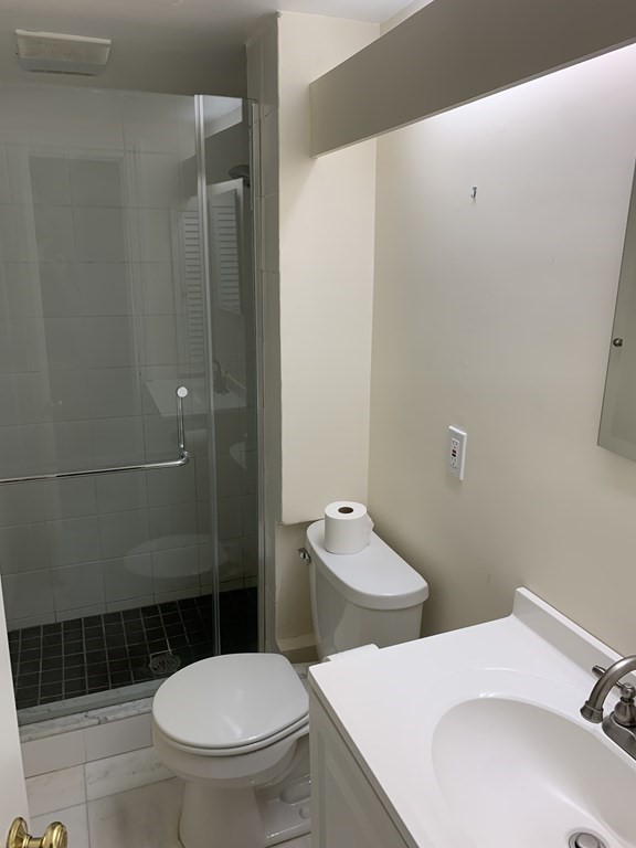 8 Camden Pl, Harvard Square