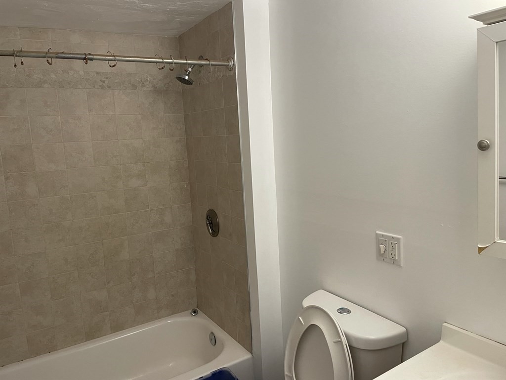 8 Holyoke Rd, Porter Square