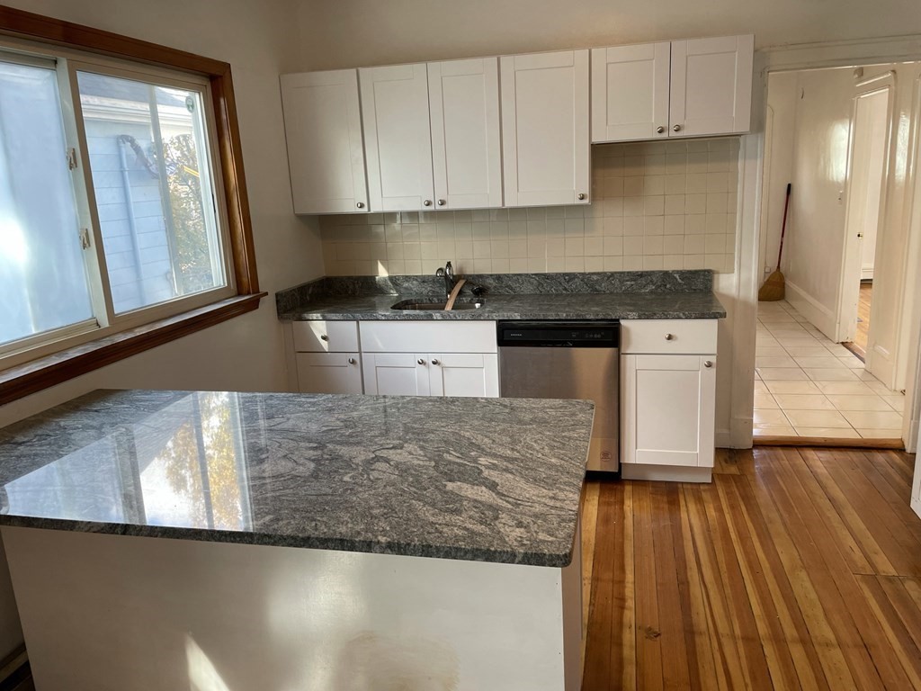 8 Holyoke Rd, Porter Square