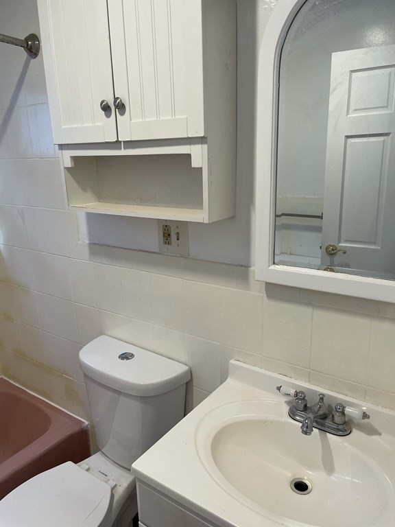 8 Holyoke Rd, Porter Square