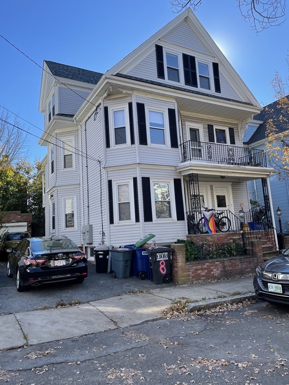 8 Holyoke Rd, Porter Square