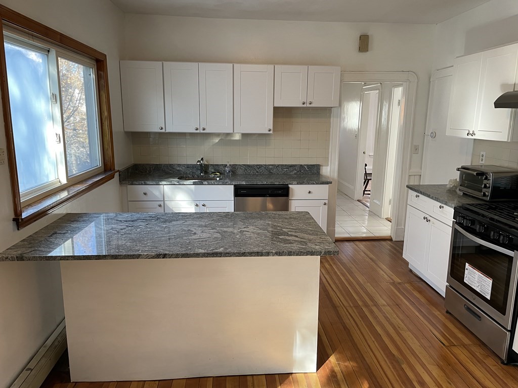 8 Holyoke Rd, Porter Square