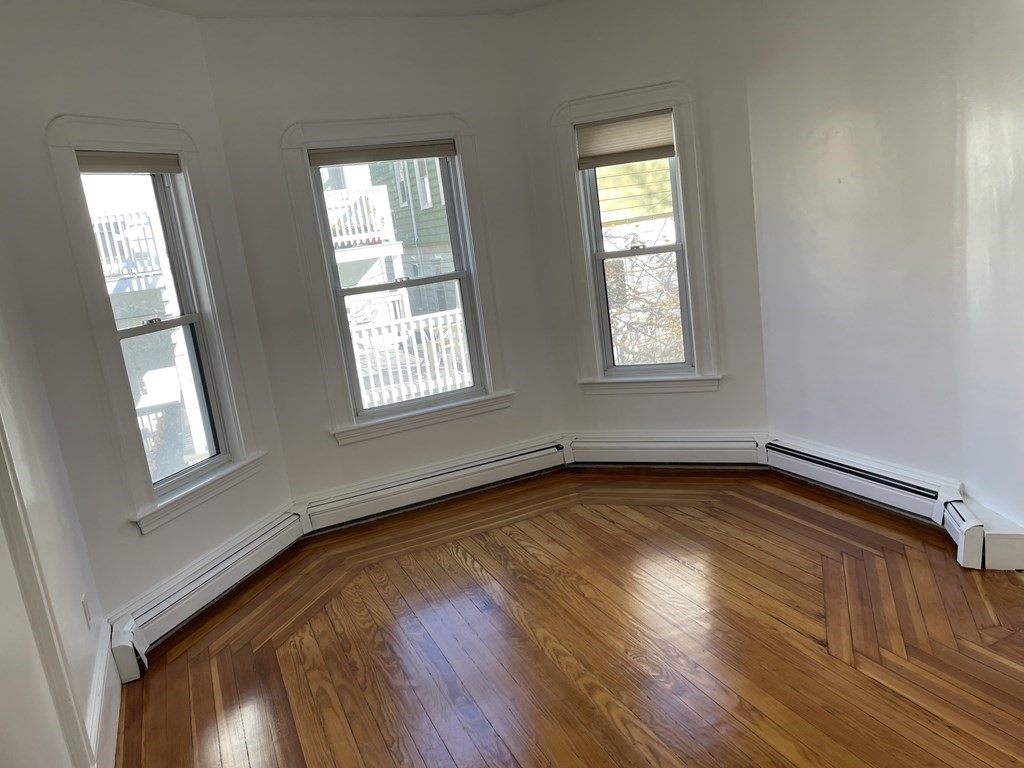 8 Holyoke Rd, Porter Square