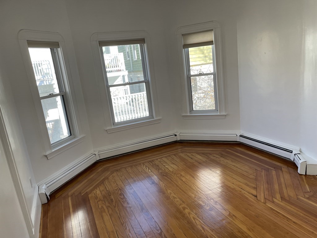 8 Holyoke Rd, Porter Square