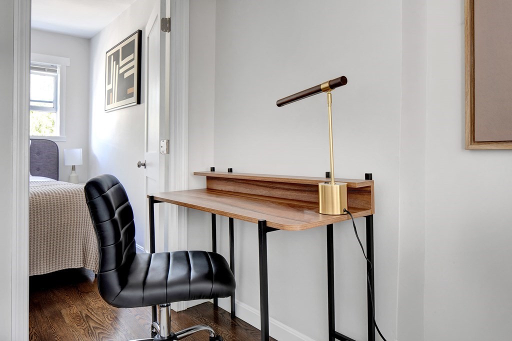 241 E St, South Boston