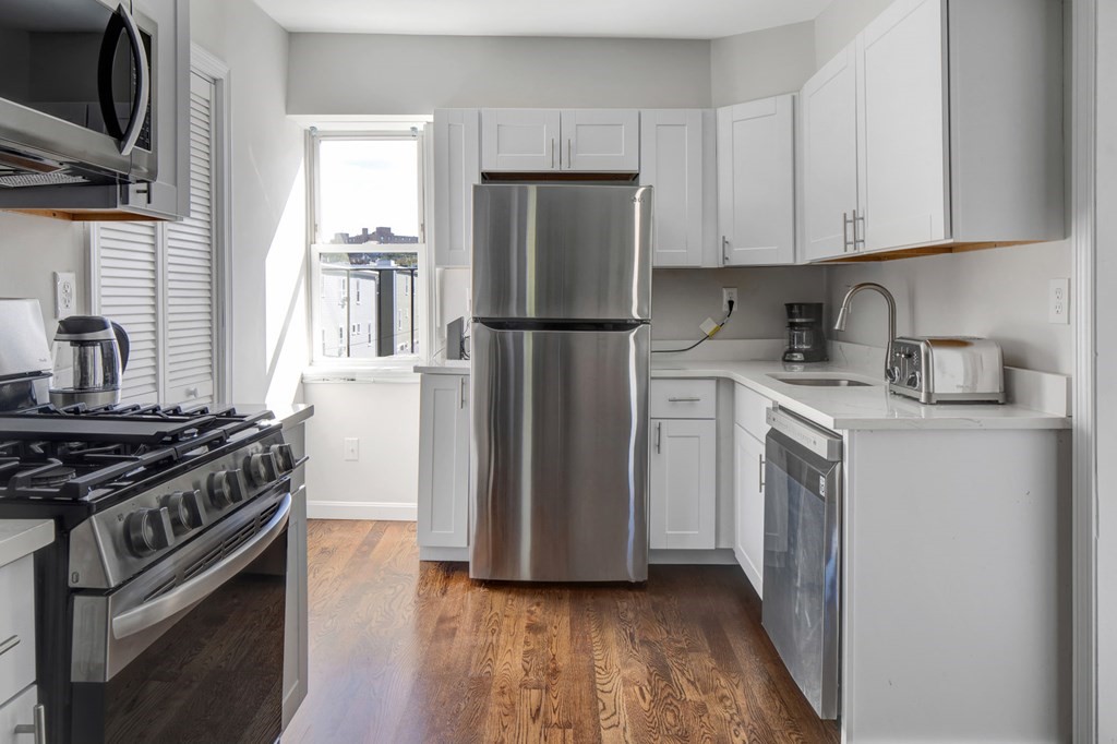 241 E St, South Boston