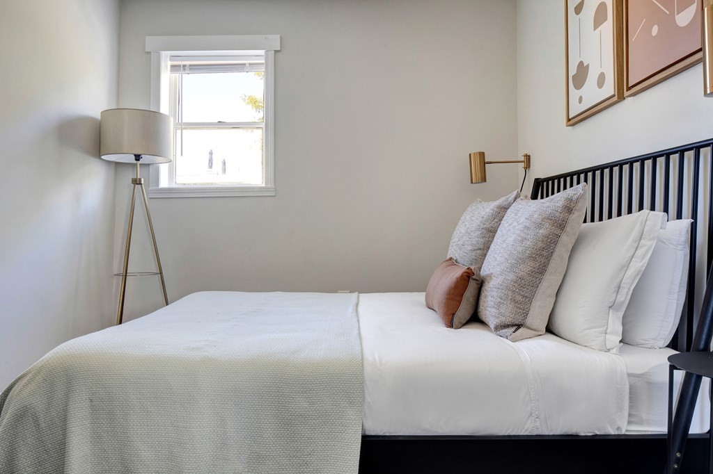 241 E St, South Boston