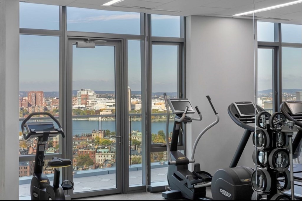 30 Dalton St, Back Bay