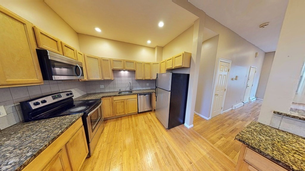 2995 Washington St, Roxbury