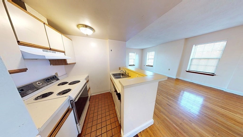 14 John Eliot Sq, Roxbury